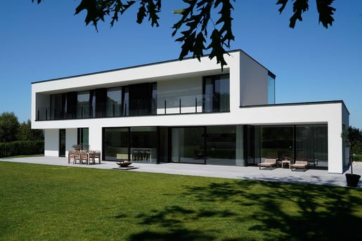 Tijdloze villa in een strak moderne bouwstijl