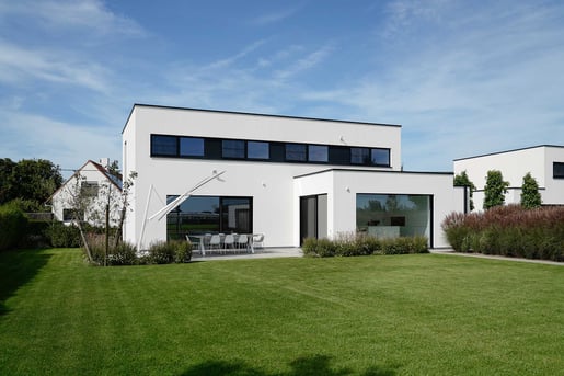 Moderne villa in het groen